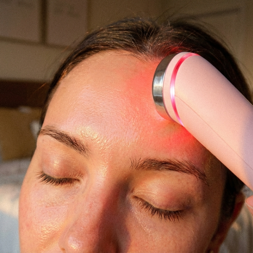AGE-R Booster Pro 6-in-1 Glow Device